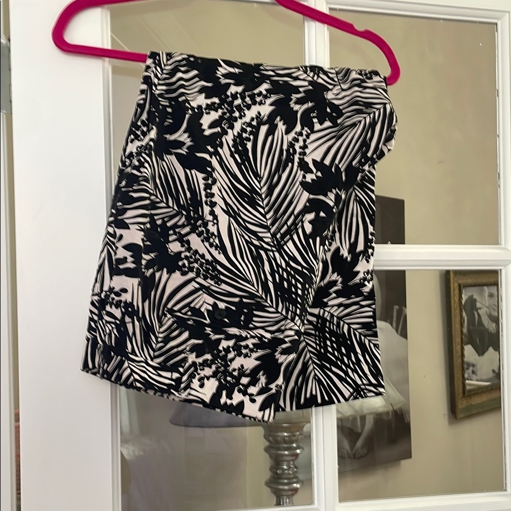 Black and White Floral slacks. Nice crisp cotton